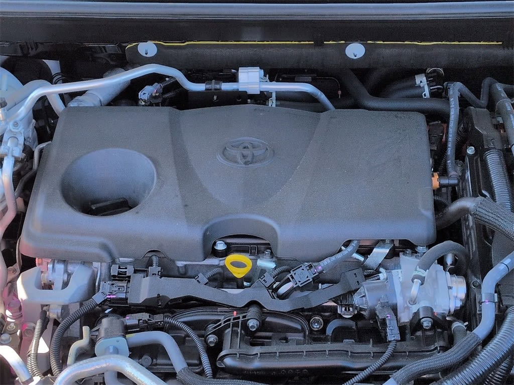 Thumbnail: 2022 Toyota RAV4 - 8