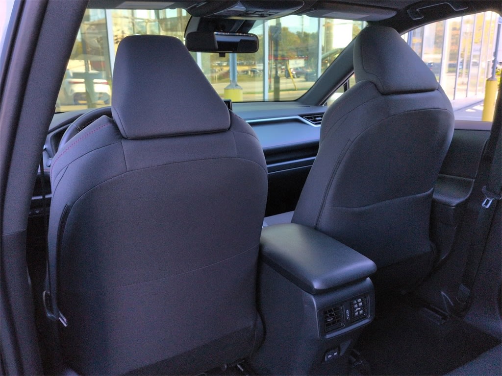 Thumbnail: 2022 Toyota RAV4 - 12