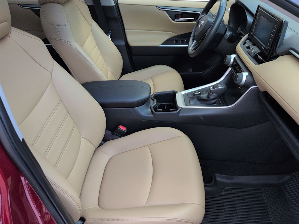 Thumbnail: 2022 Toyota RAV4 - 32