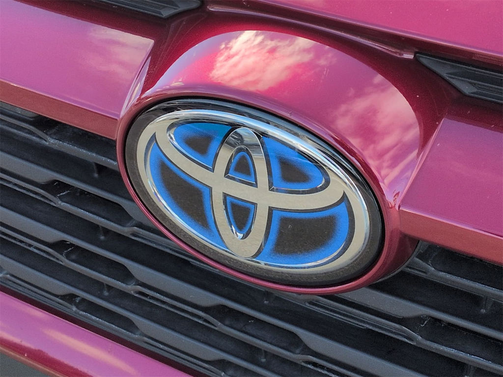 Thumbnail: 2022 Toyota RAV4 - 6