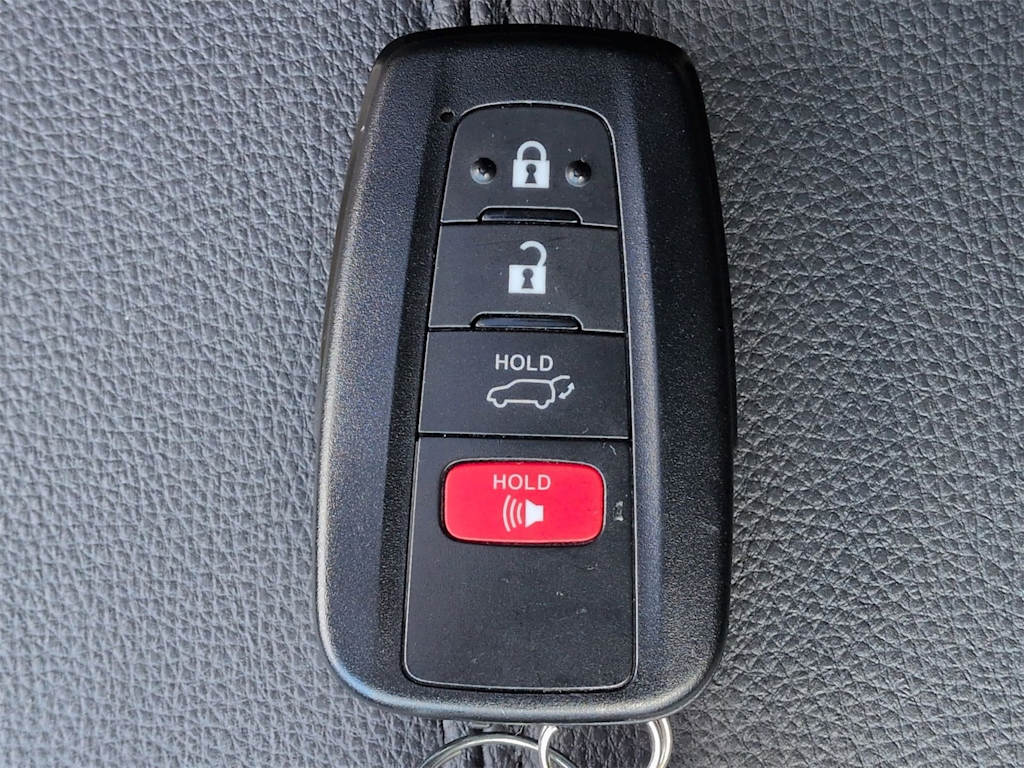 Thumbnail: 2022 Toyota RAV4 - 19