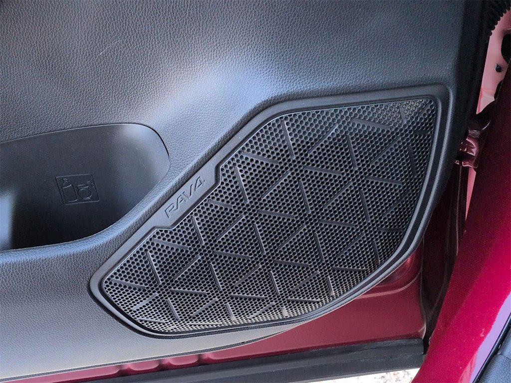 Thumbnail: 2022 Toyota RAV4 - 37