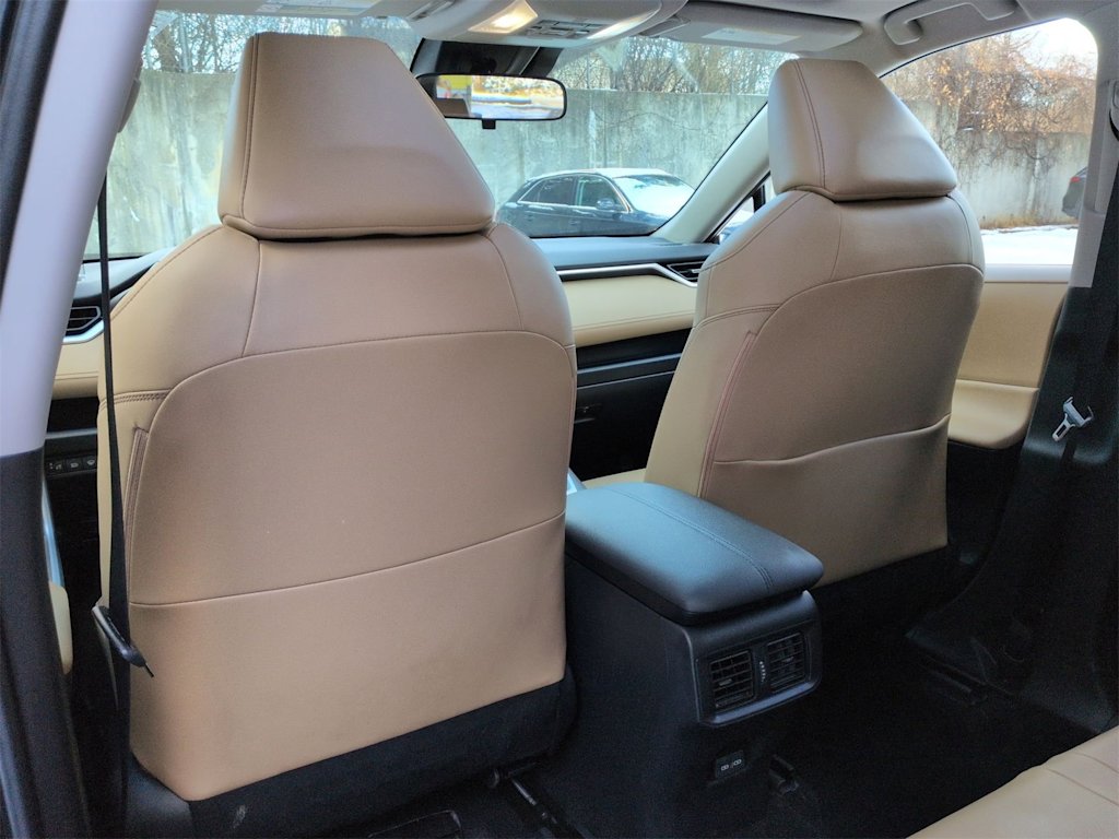 Thumbnail: 2022 Toyota RAV4 - 11