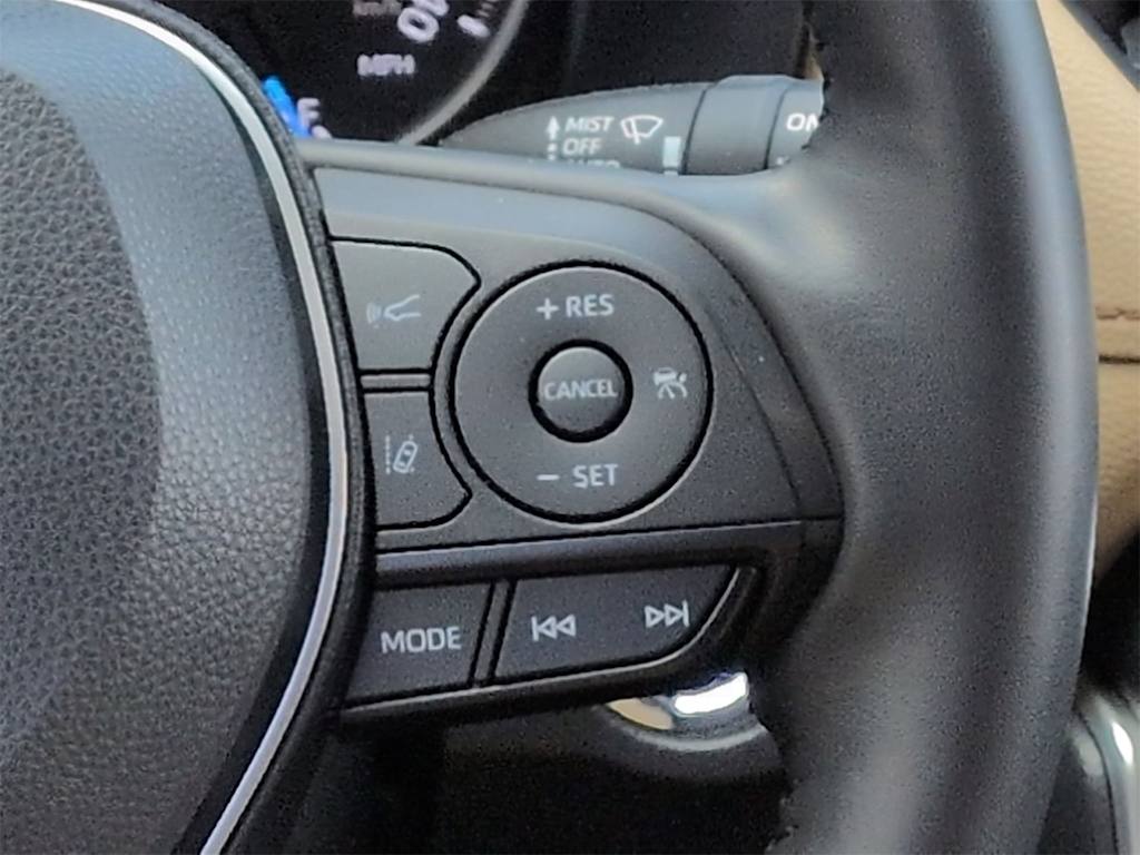 Thumbnail: 2022 Toyota RAV4 - 34