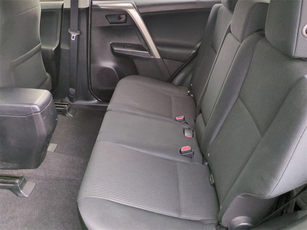 Thumbnail: 2016 Toyota RAV4 - 11