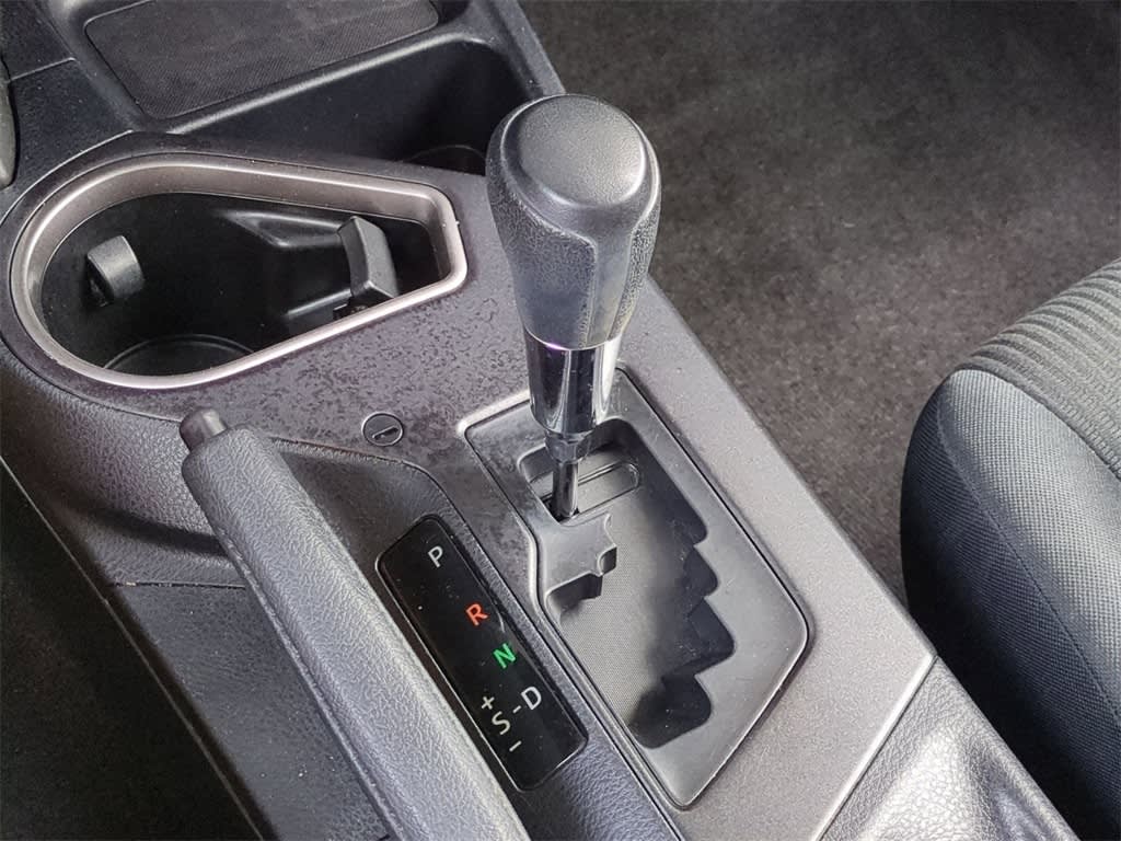 Thumbnail: 2016 Toyota RAV4 - 15