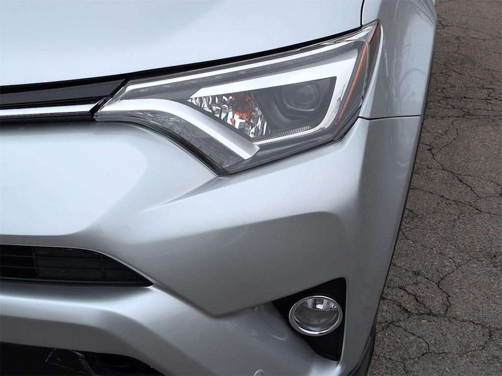 Thumbnail: 2016 Toyota RAV4 - 25