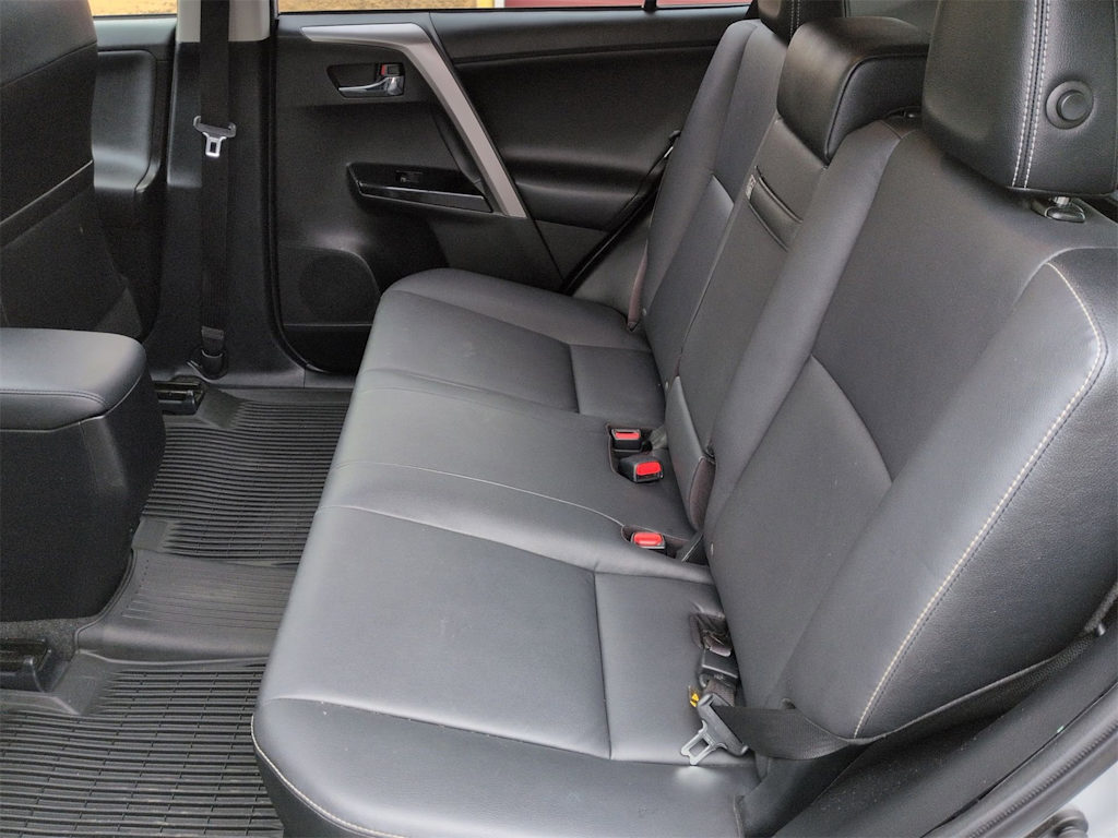 Thumbnail: 2016 Toyota RAV4 - 29