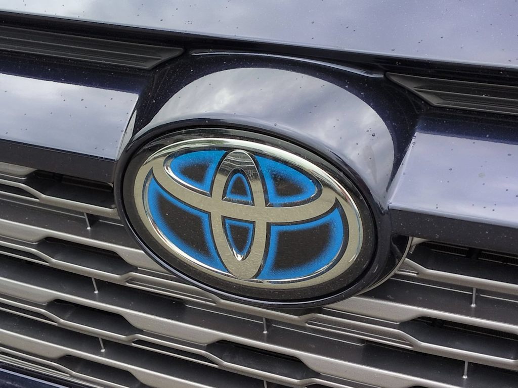 Thumbnail: 2021 Toyota RAV4 - 7