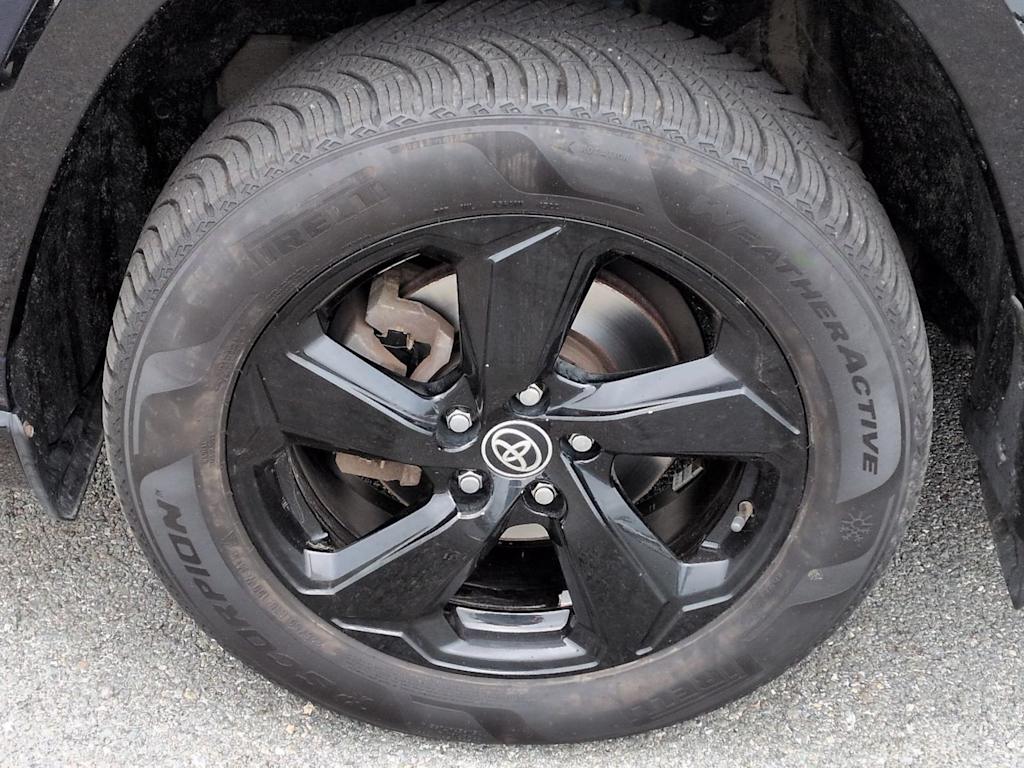 Thumbnail: 2021 Toyota RAV4 - 8