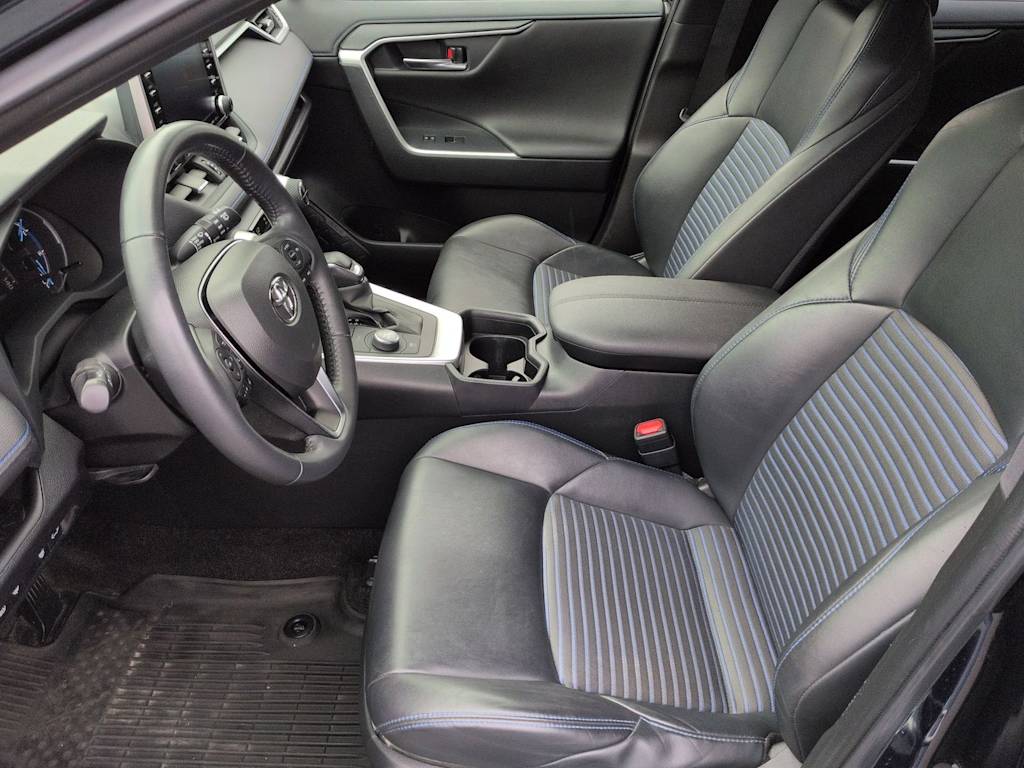 Thumbnail: 2021 Toyota RAV4 - 11