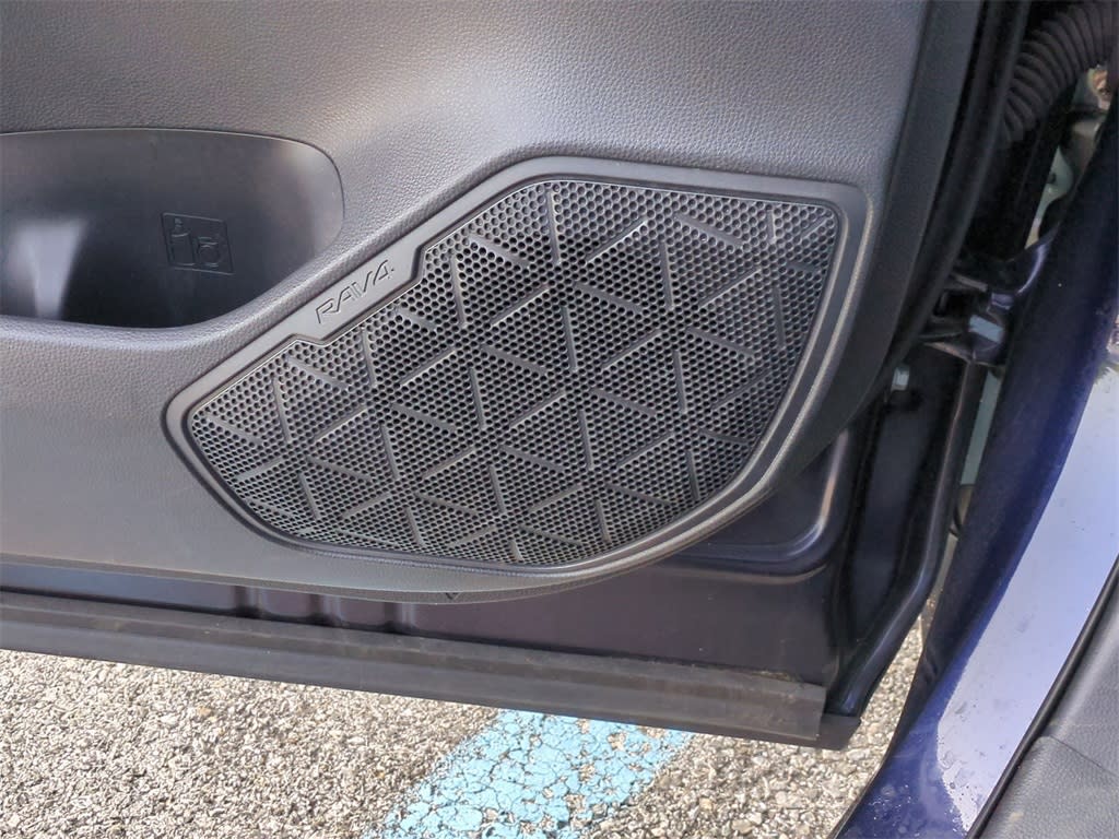 Thumbnail: 2019 Toyota RAV4 - 37