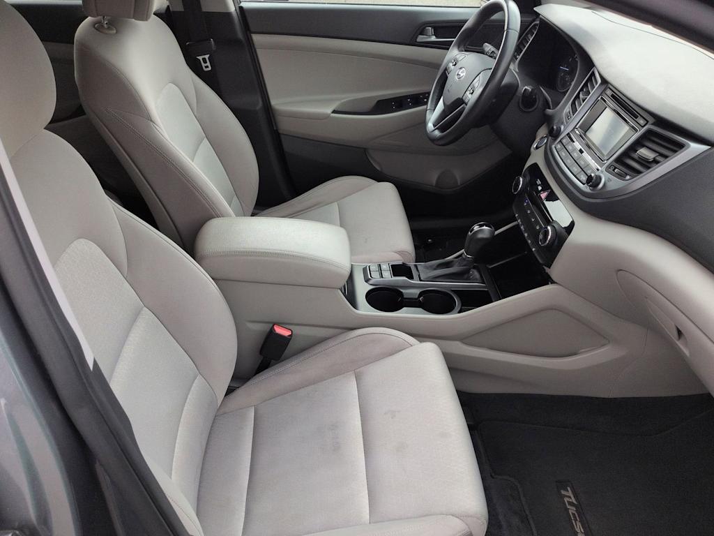 Thumbnail: 2016 Hyundai Tucson - 12