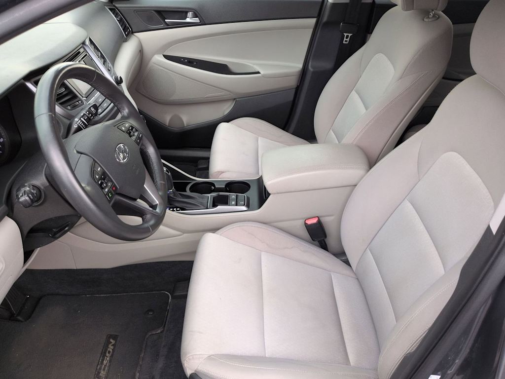 Thumbnail: 2016 Hyundai Tucson - 11