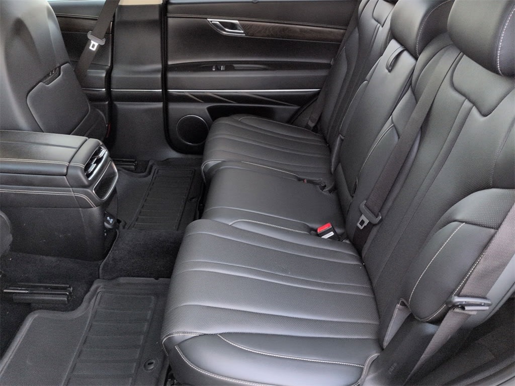 Thumbnail: 2021 Genesis GV80 - 12