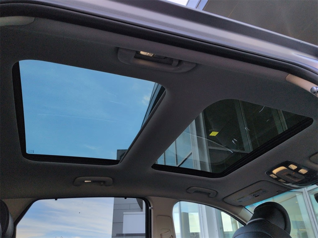 Thumbnail: 2021 Genesis GV80 - 30