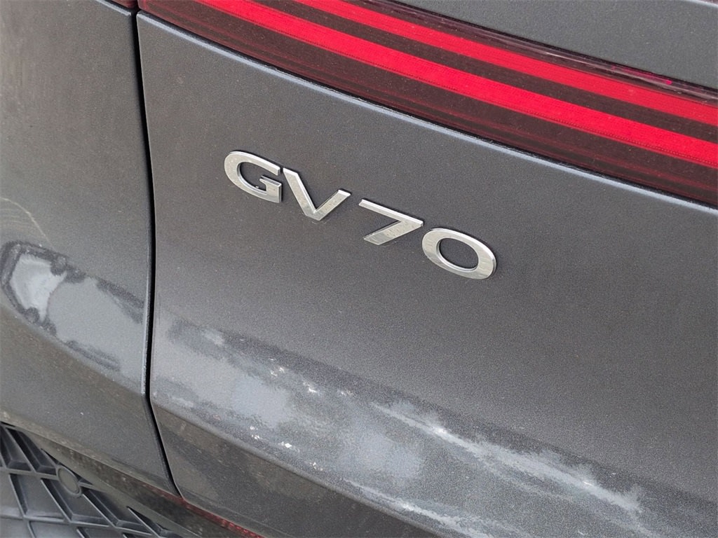 Thumbnail: 2022 Genesis GV70 - 26
