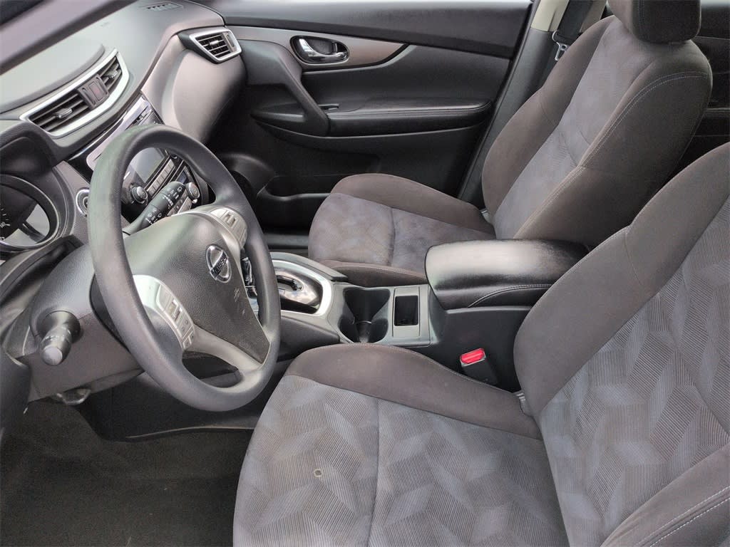 Thumbnail: 2015 Nissan Rogue - 10