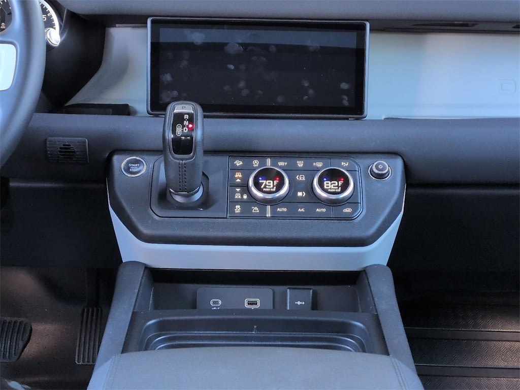 Thumbnail: 2020 Land Rover Defender - 14