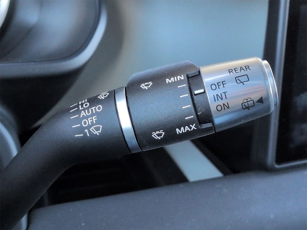 Thumbnail: 2020 Land Rover Defender - 18