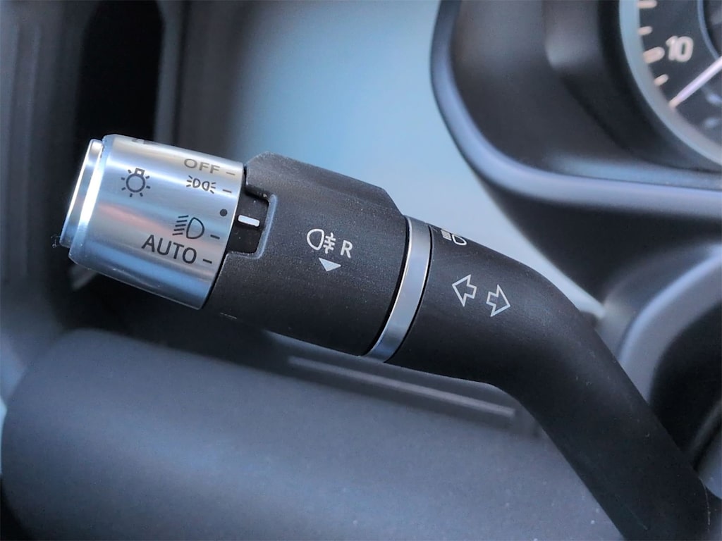 Thumbnail: 2020 Land Rover Defender - 34