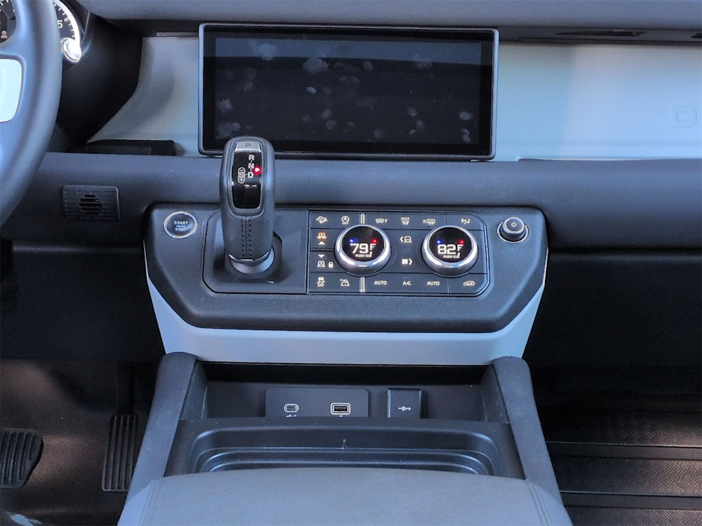 Thumbnail: 2020 Land Rover Defender - 15