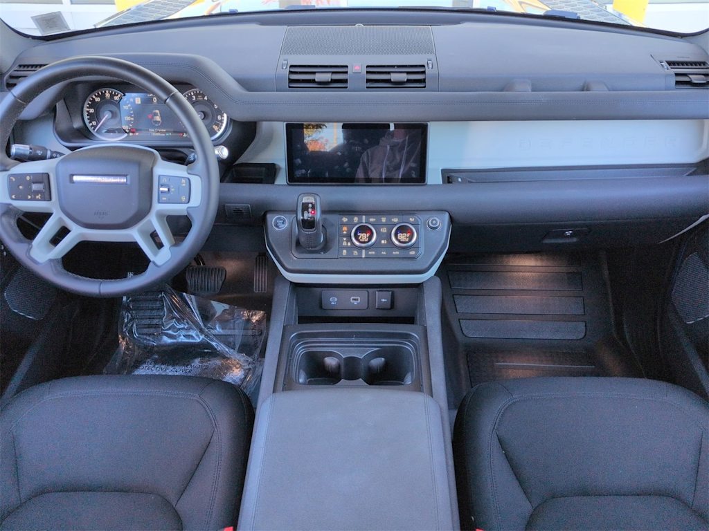 Thumbnail: 2020 Land Rover Defender - 9