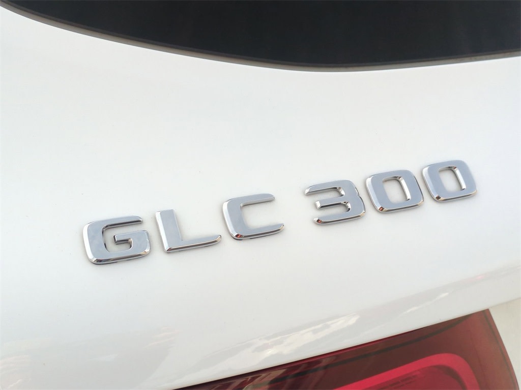 2021 Mercedes-Benz GLC 300 26