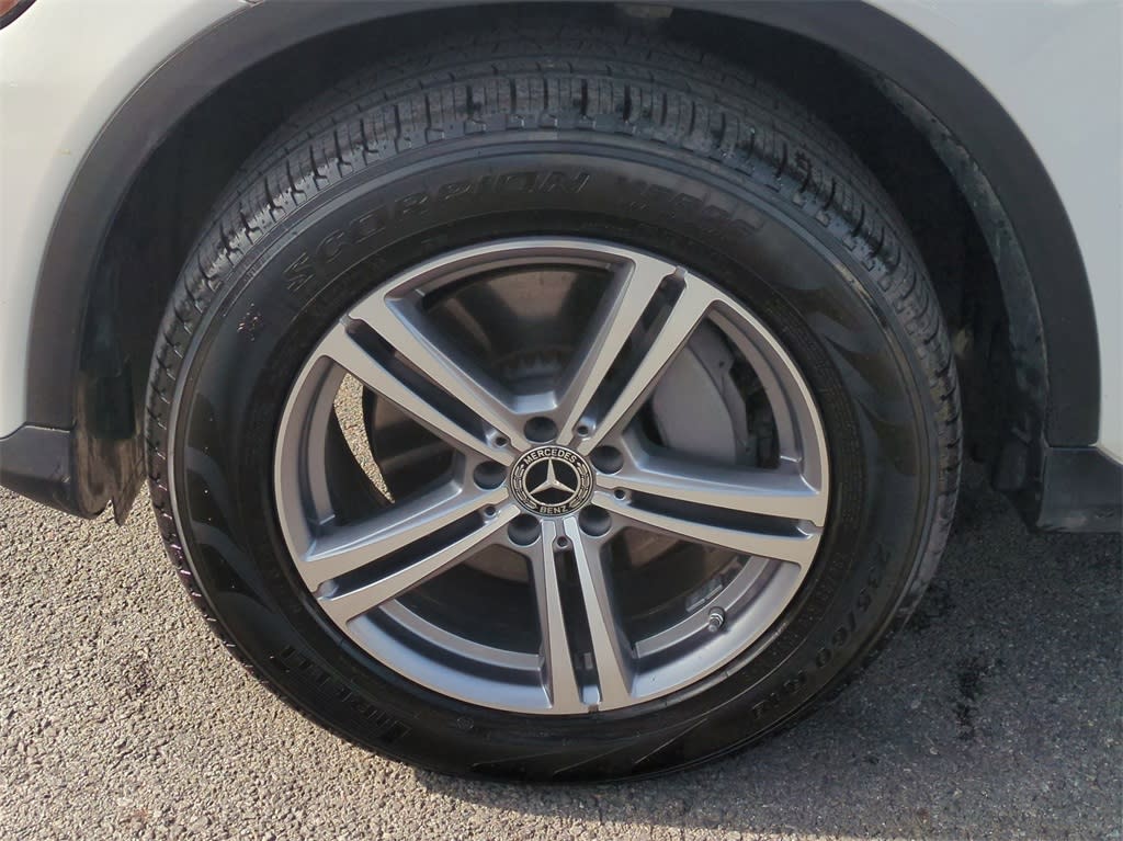 2021 Mercedes-Benz GLC 300 7