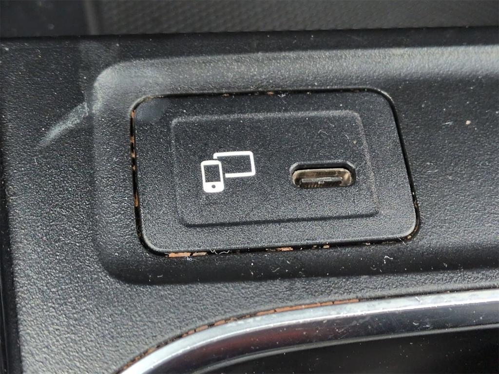 Thumbnail: 2022 Mercedes-Benz GLB - 37