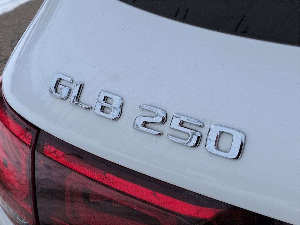 Thumbnail: 2022 Mercedes-Benz GLB - 25