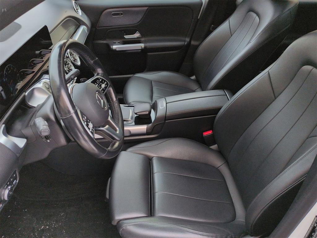 Thumbnail: 2022 Mercedes-Benz GLB - 11