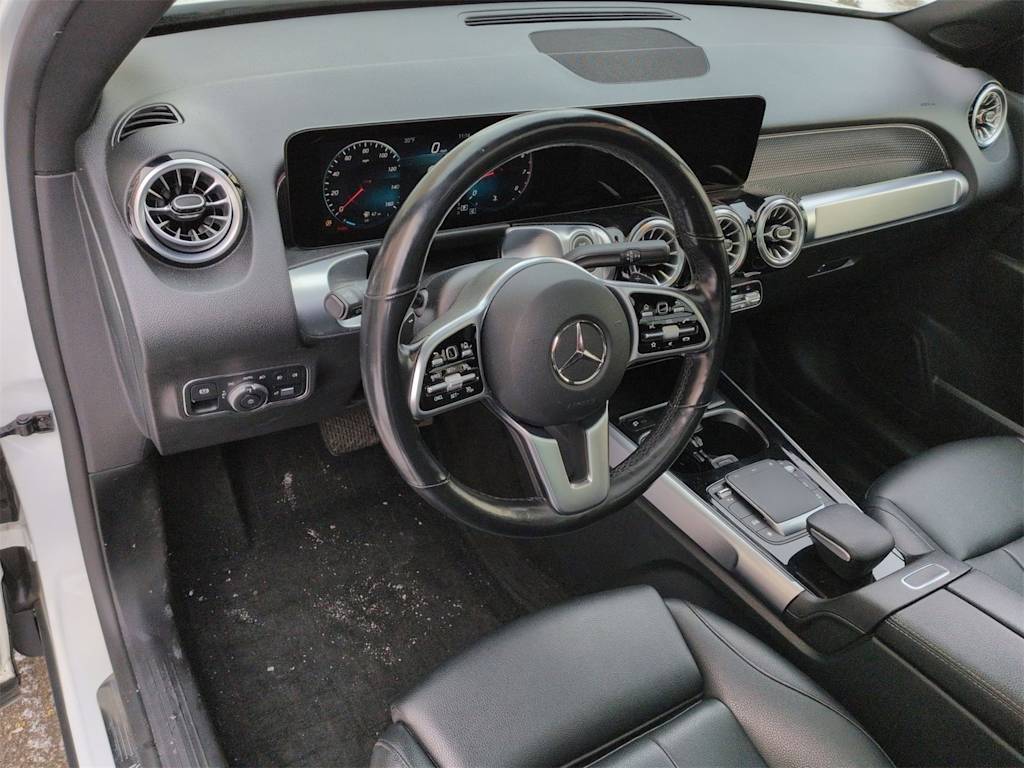 Thumbnail: 2022 Mercedes-Benz GLB - 2