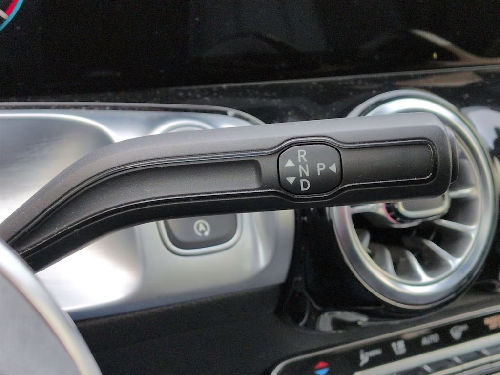 Thumbnail: 2022 Mercedes-Benz GLB - 38