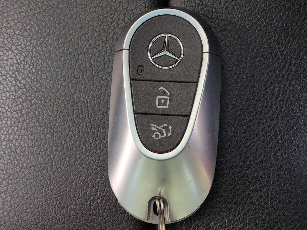 Thumbnail: 2023 Mercedes-Benz GLC - 18