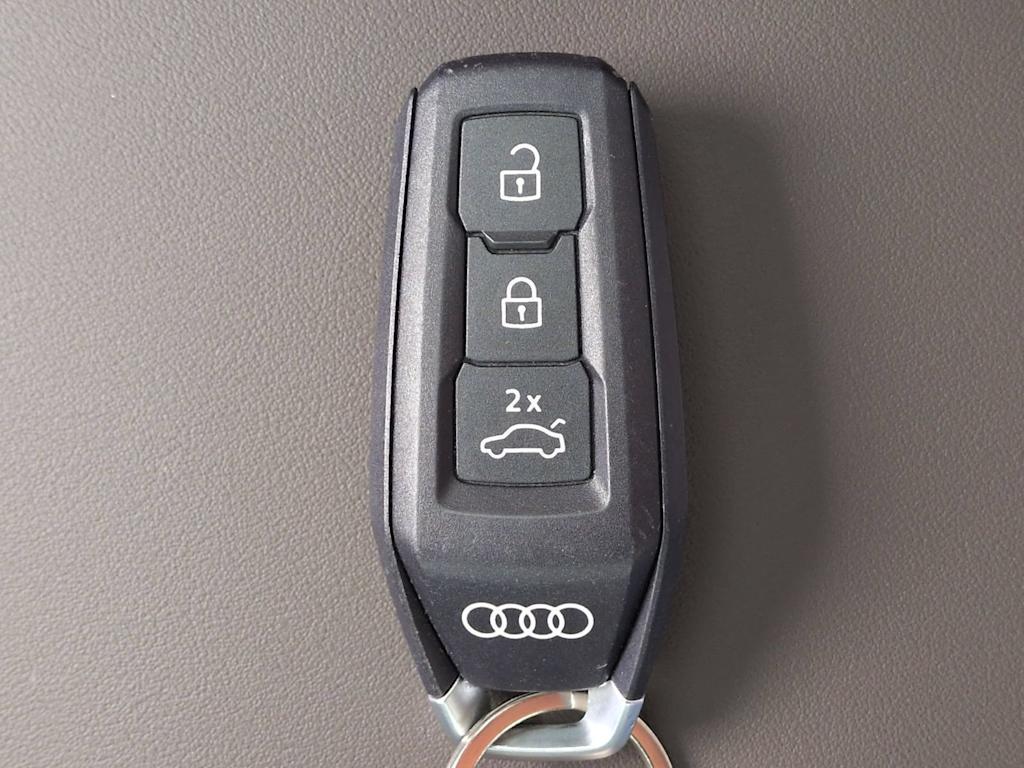 Thumbnail: 2025 Audi Q5 - 17
