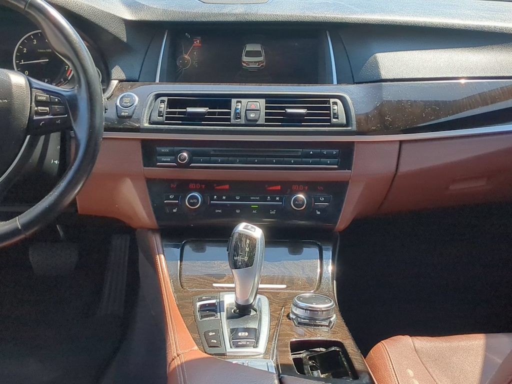 Thumbnail: 2015 BMW 5 Series - 15