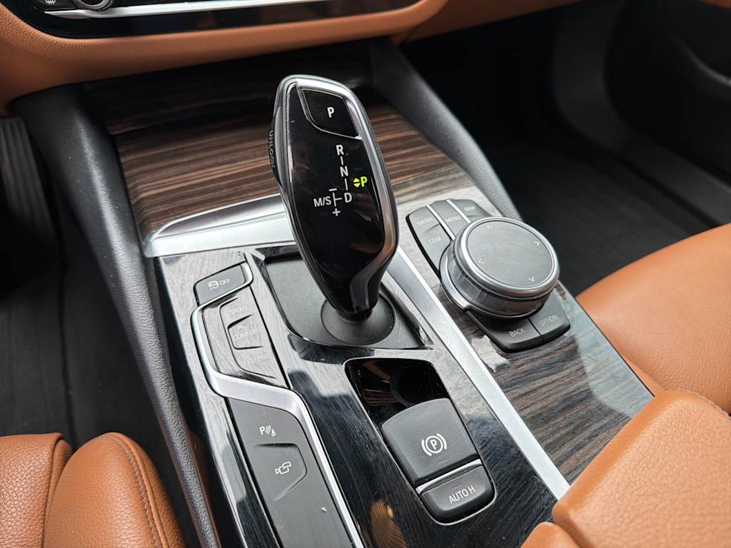 Thumbnail: 2019 BMW 5 Series - 16