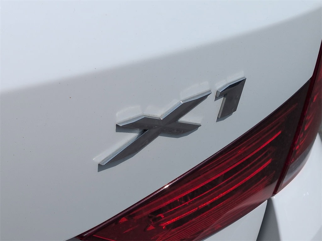 Thumbnail: 2015 BMW X1 - 26