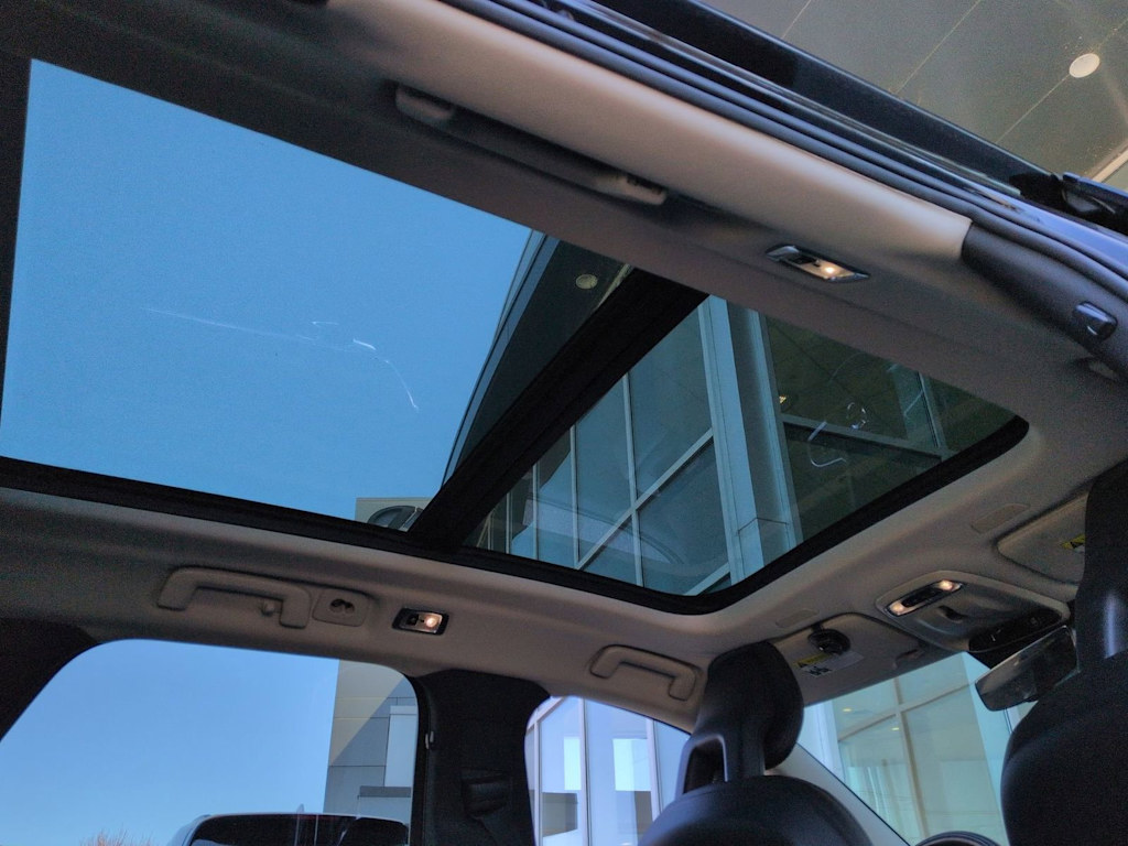 Thumbnail: 2018 Volvo V90 - 31