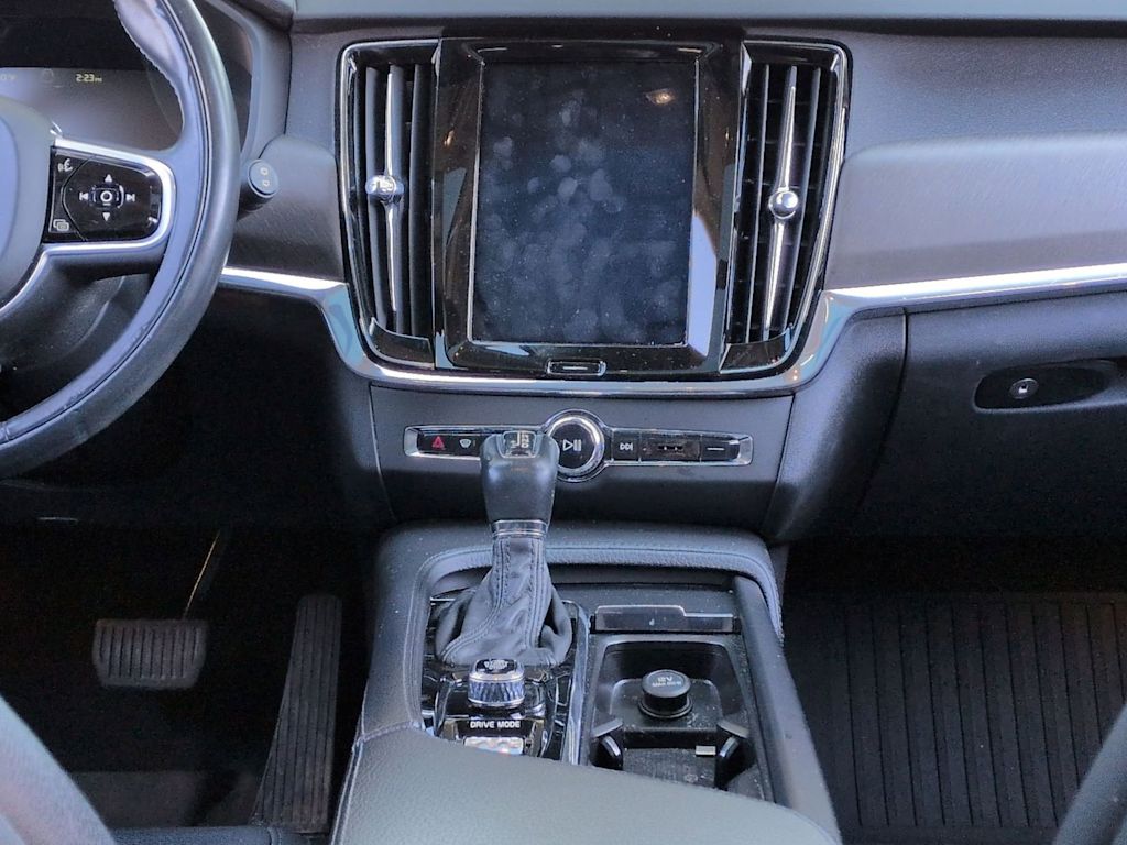 Thumbnail: 2018 Volvo V90 - 15