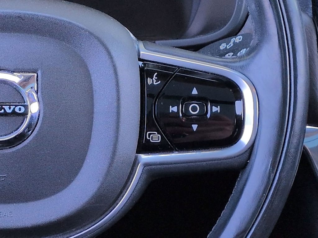 Thumbnail: 2018 Volvo V90 - 33