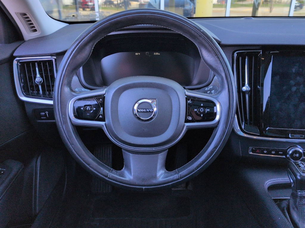 Thumbnail: 2018 Volvo V90 - 14