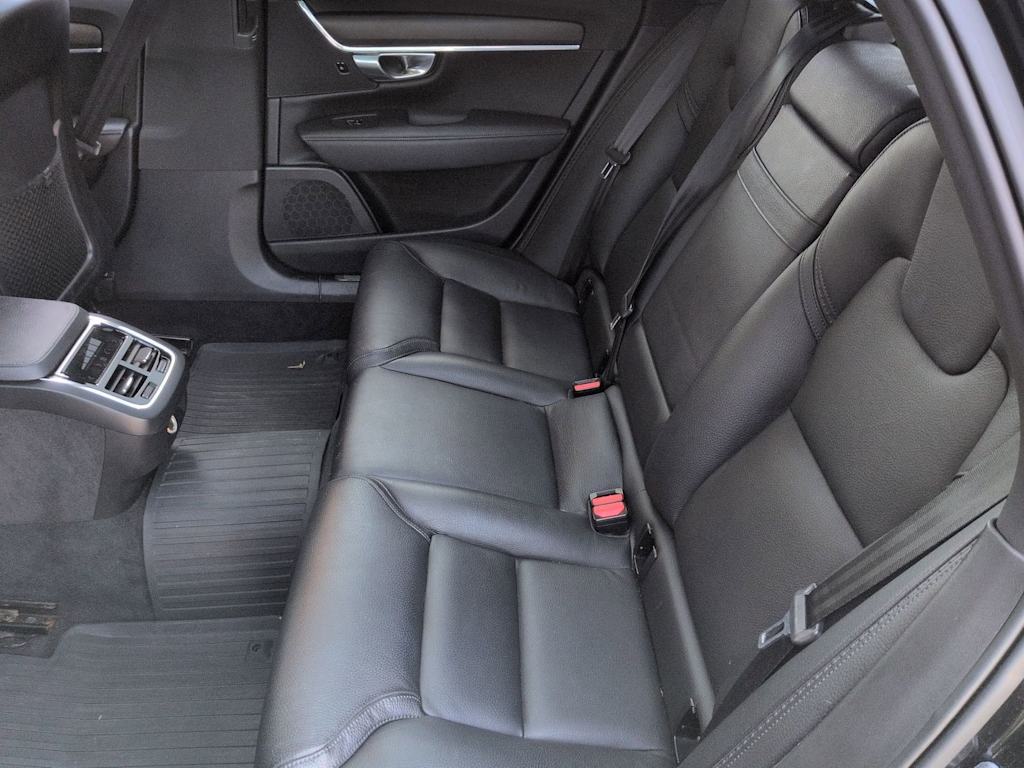 Thumbnail: 2018 Volvo V90 - 29