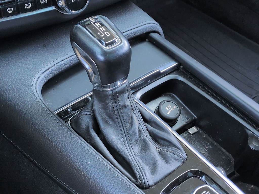 Thumbnail: 2018 Volvo V90 - 16