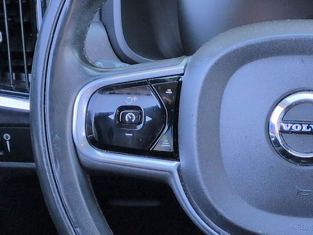 Thumbnail: 2018 Volvo V90 - 32