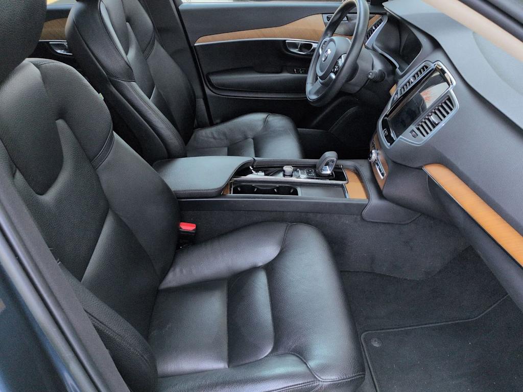 Thumbnail: 2022 Volvo XC90 - 11