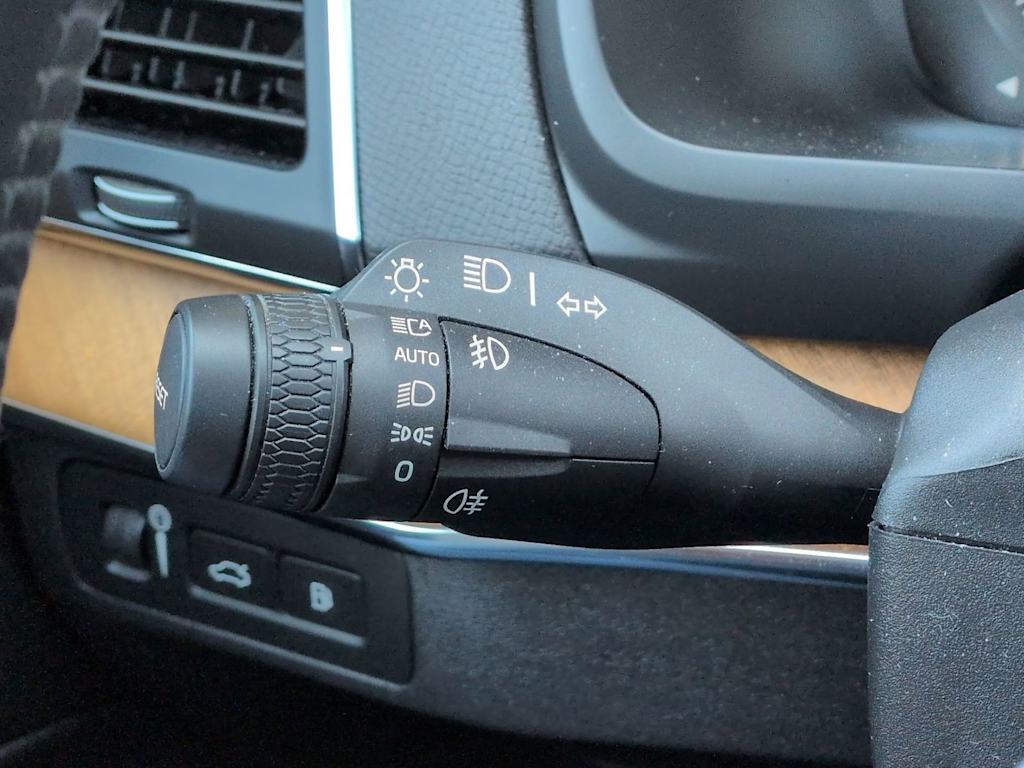 Thumbnail: 2022 Volvo XC90 - 35