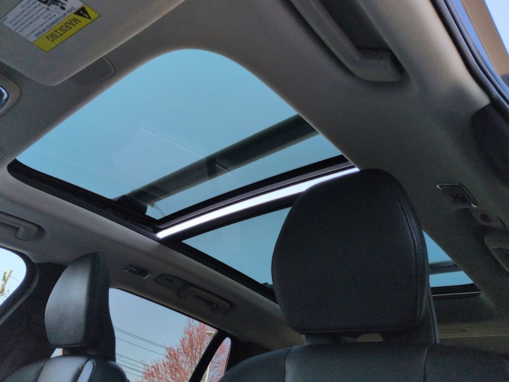 Thumbnail: 2022 Volvo XC90 - 28