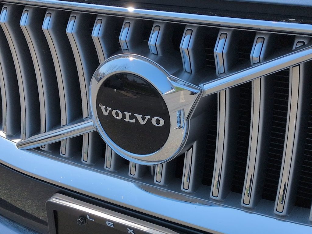 Thumbnail: 2022 Volvo XC90 - 26